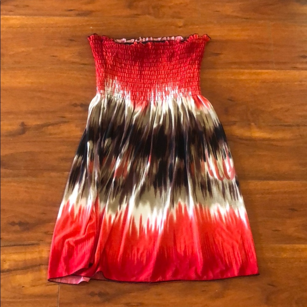 Red abstract print strapless dress